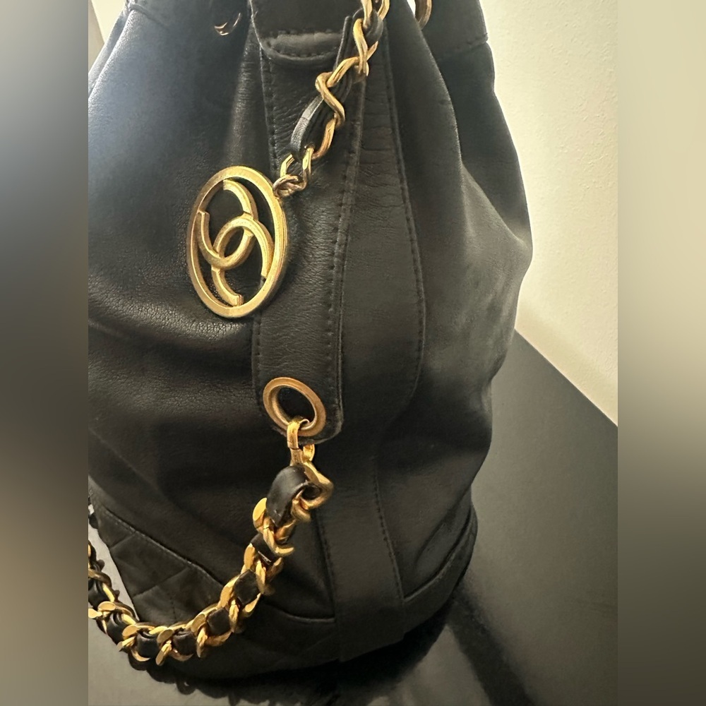 CHANEL Black Leather Bucket Bag with Gold Chain - Picture 4 of 15